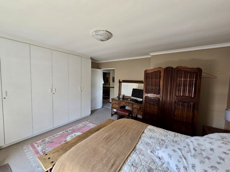 4 Bedroom Property for Sale in Loerie Park Western Cape